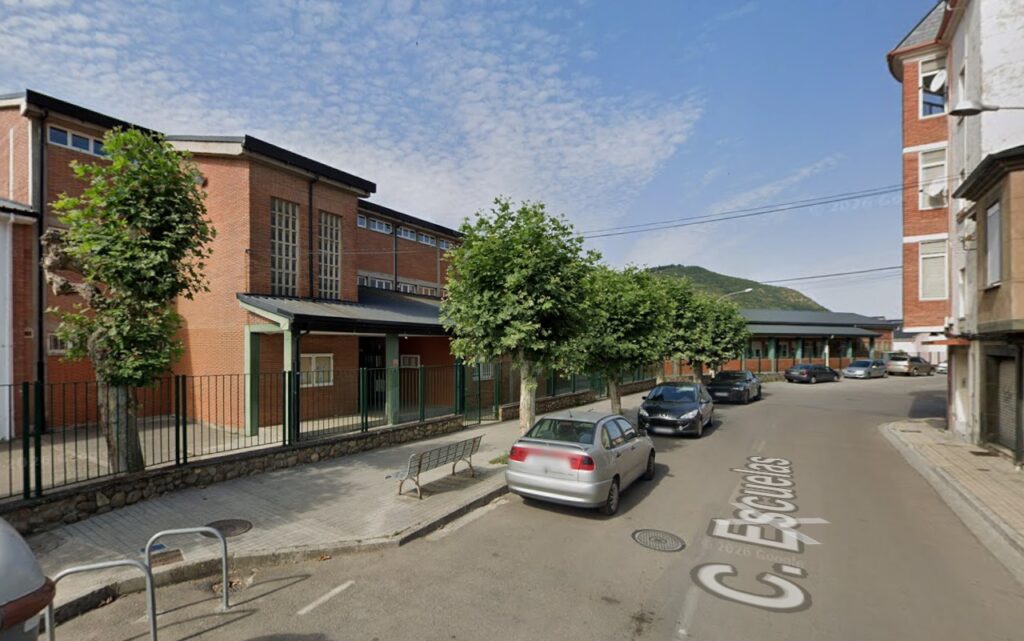 Captura de Google Maps que muestra el exterior del CEIP San Andrés-La Borreca de Ponferrada