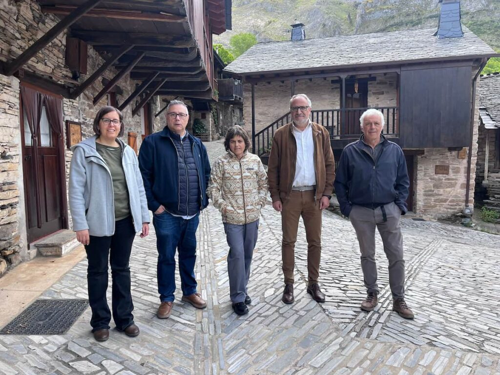 Concejales del PSOE de Ponferrada en Peñalba de Santiago