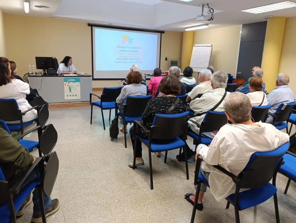 Primer taller Escuela de Pacientes Ostomizados en el Hospital Universitario El Bierzo.jpeg