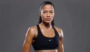 Foto en primer plano de la boxeadora Débora Évora