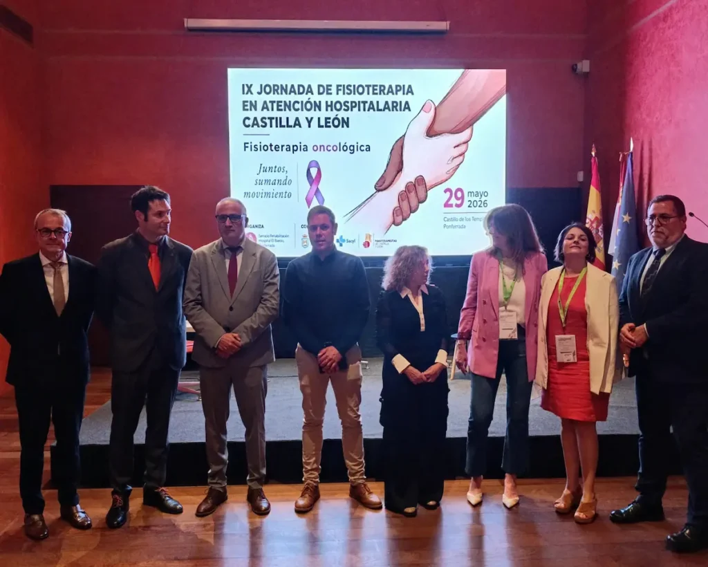Autoridades y profesionales en la inauguración del IX Congreso de Fisioterapia en Atención Hospitalaria de Castilla y León en el Castillo de los Templarios de Ponferrada