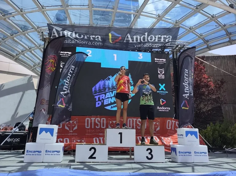 Luis García Iglesias en el podio de la OTSO Travessa Encamp de Andorra tras lograr el tercer puesto VET M en la Copa de España FEDME.