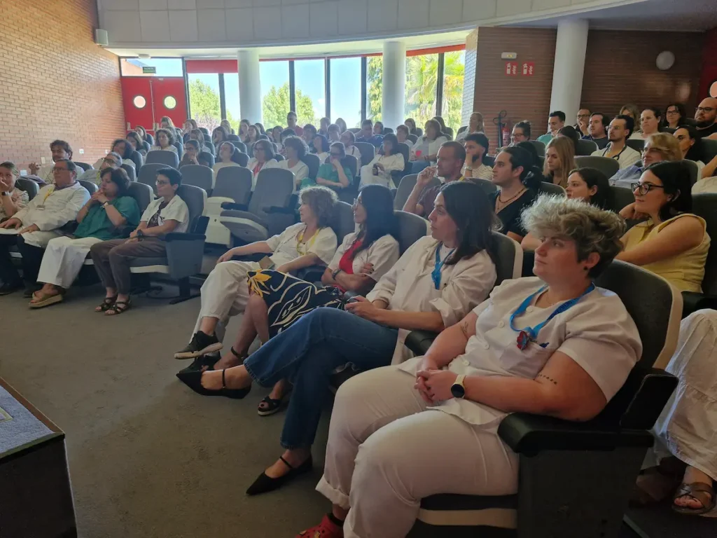 Acto de bienvenida a los nuevos residentes de la Gerencia de Asistencia Sanitaria del Bierzo en el salón de actos del Hospital El Bierzo.
