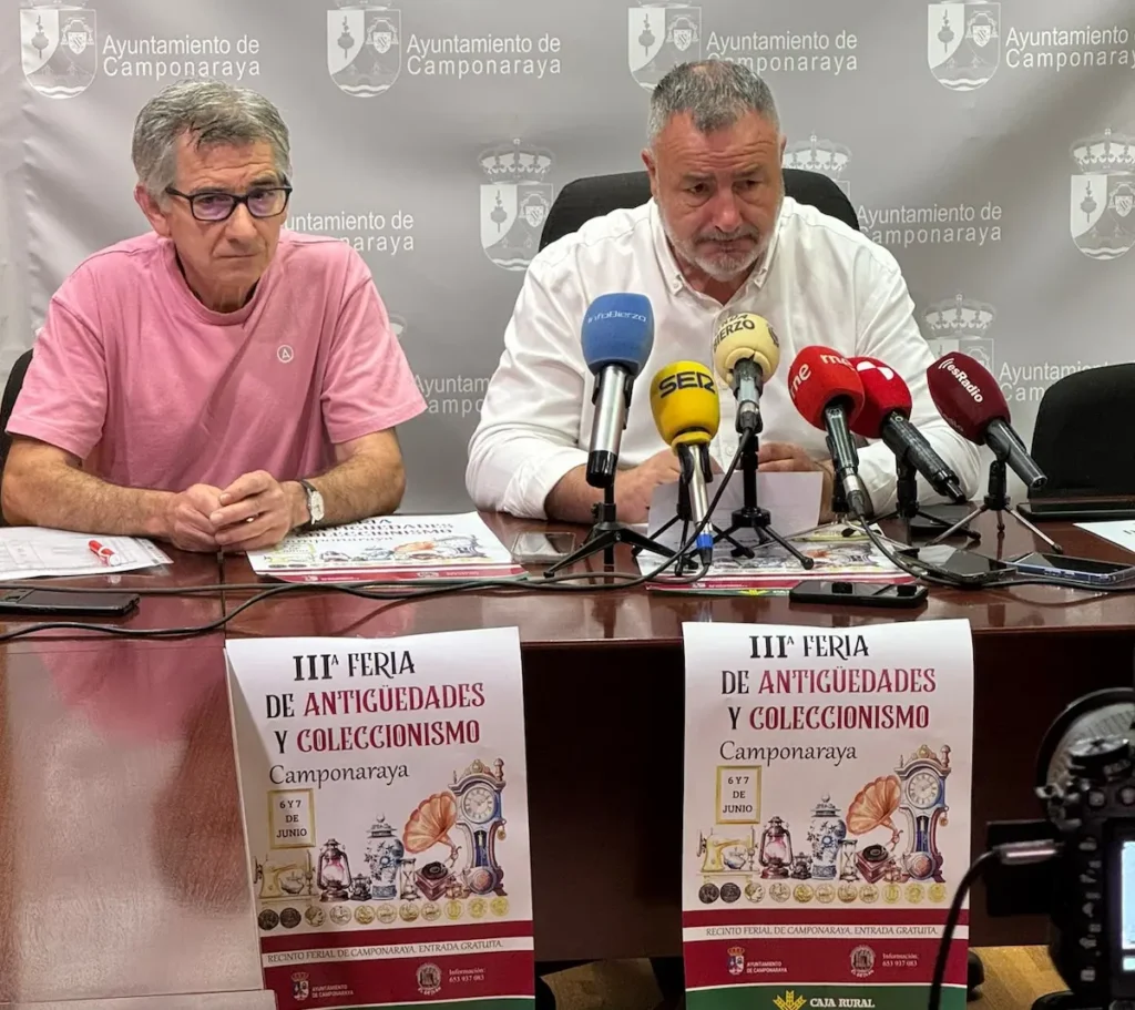 Presentación de la III Feria de Antigüedades y Coleccionismo de Camponaraya en el Ayuntamiento.