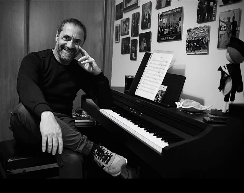 rge Prada Merayo, músico y gaitero berciano que participa en el disco brasileño Canções do Atlântico