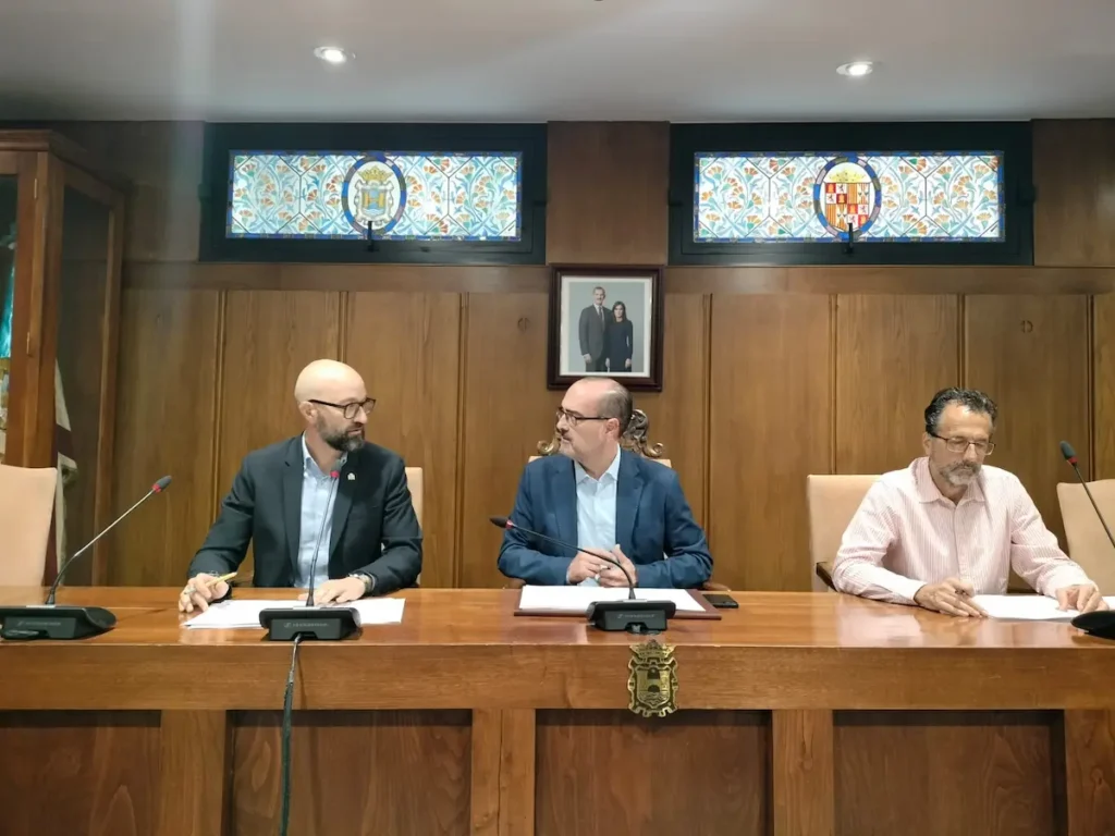 Reunión de la Junta Local de Seguridad de Ponferrada para coordinar el dispositivo de las Fiestas de la Encina 2026.